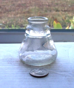 BONITA BOTELLA DE TINTA CONO TRANSPARENTE - Imagen 1 de 1