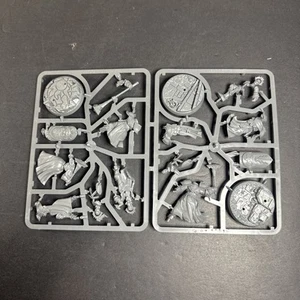Age of Sigmar Stormcast Eternals - 3 Figures - NEW on Sprue - Picture 1 of 1