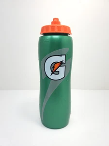 Gatorade 32 Oz Squeeze Water Sports Bottle Squirt Green BPA Free - Picture 1 of 3