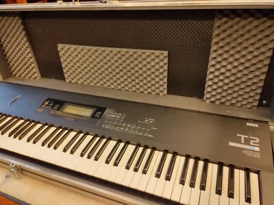 Korg T2 Synthesizer Workstation inkl. Case und Zubehör - Bild 1 von 4