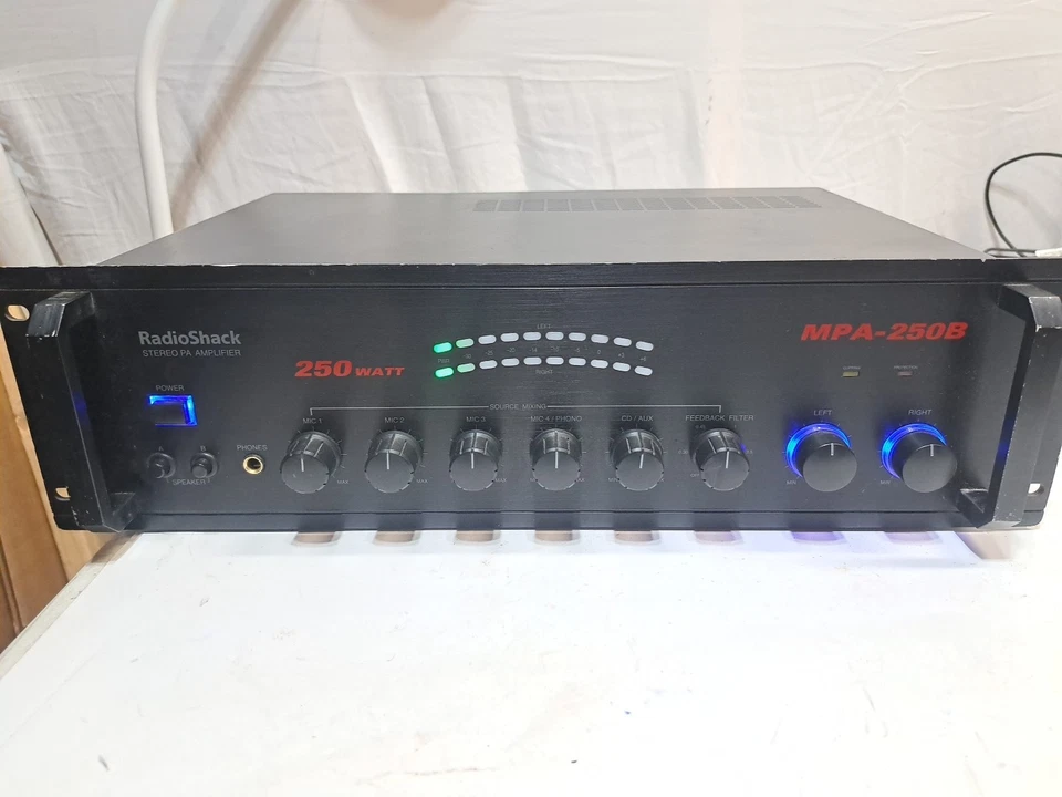 RadioShack Stereo PA Amplifier  MPA-250B Turns On Not Fully Tested Has Scratches - Image 1 of 4