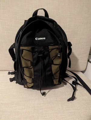 Mochila fotográfica Canon con correas y accesorios • Excelente estado  Foto 1 de 4