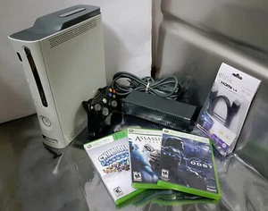 Xbox 360 Console with Wireless Controller 3 Games White Bundle Power Supply - Picture 1 of 12