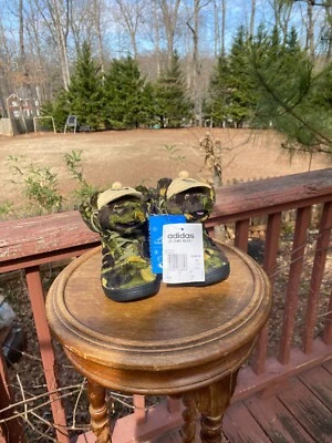 NUEVO BEBÉ TALLA 5.5K Adidas Jeremy Scott OSO CAMUFLAJE con SOMBRERO Q20918 Auténtico Foto 1 de 4