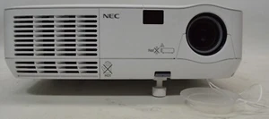 NEC NP115 2000:1 2500 ANSI Lumens 800x600 4:3 DLP Video Projector *No Remote* - Picture 1 of 4
