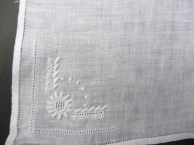 mouchoir brodé ancien - Photo 1/3