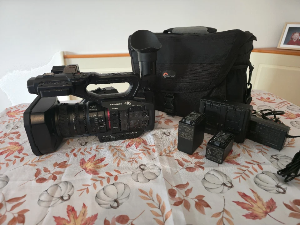 Panasonic HC-X2E 4K Professional Camcorder Video Camera 15MP 1.0-type Sensor - Image 1 of 4