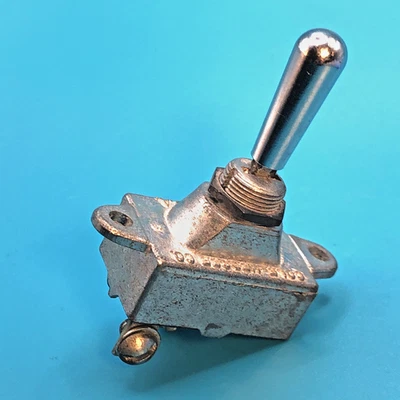 Cole Hersee 551840 切换开关 SP/ST 美国制造 — 第 1/4 张图片