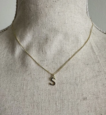 Ожерелье Argento Vivo с инициалом «S» — чистое серебро позолота 18 карат, регулируемое - Изображение 1 из 4