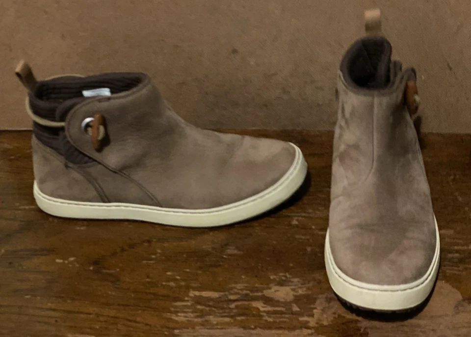 LL Bean Mountainside 8.5M Women’s Toggle Brown Leather Ankle Bootie Shoes - Image 1 of 4