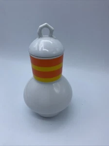 Vaso de leche hecho en Japón con tapa jarras de vidrio ~ vaso de leche ~ 6,5 pulgadas de alto - Imagen 1 de 14