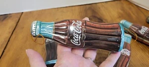 6 Vintage Coca-Cola Cola bemalte Blechflasche geformt Baumschmuck 1 3/4" x 5 3/4" - Bild 1 von 7