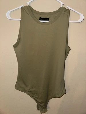 House of Harlow 1960 Women's Medium All Day Contour Bodysuit Crew Neck Green - Image 1 of 3