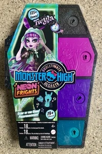 Skulltimate Secrets Twyla Doll Neon Frights 19 Surprises Glow in Dark Brand New - Picture 1 of 2