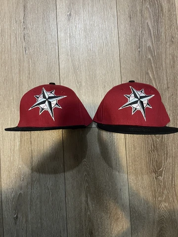 Seattle Mariners • Red Snapback Throwback Turn Ahead the Clock Night NEW X 2 Cover