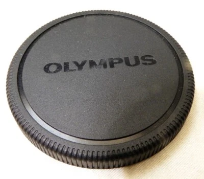 Olympus 62mm Screw in female threads Front Lens Cap Genuine    - Image 1 of 4