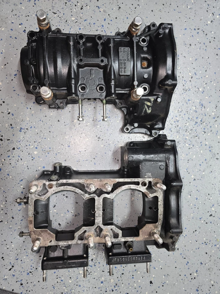 1986 - 1995 KAWASAKI  jet ski engine cases with stator cover  650sx X2 SC TS650 - Image 1 of 4