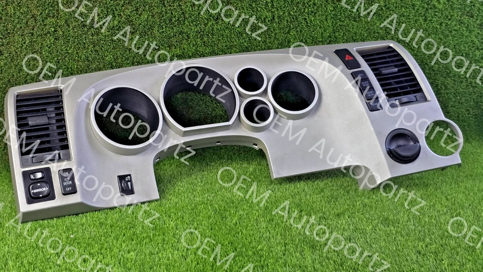 Panel de instrumentos de tablero Toyota Tundra Sequoia 2007-2017 bisel clr plateado fabricante original usado Foto 1 de 4