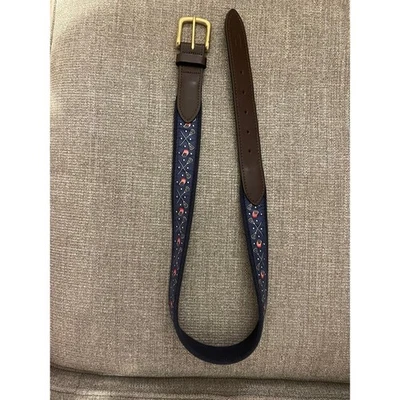 Cinturón cruzado Vineyard Vines para niños talla 30 Foto 1 de 4