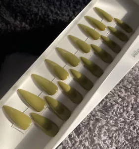 🔥CUSTOM False press On Nails, Beautiful GREEN ,Long Stiletto , FULL SET 20p - Picture 1 of 8