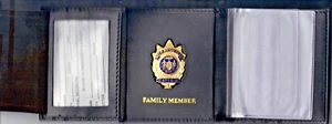 Polizei Kapitän Familienmitglied 1 Zoll Mini Pin Geld/Kreditkarte Geldbörse - Bild 1 von 2