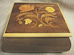 Lovely Floral LACQUERED INLAID WOODEN BOX by NOTTURNO INTARSIO Sorranto Italy - Picture 1 of 12