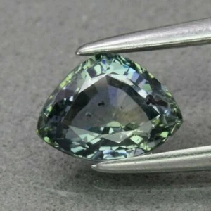 VS 0.88 Ct Natural Unheated Greenish-Blue Sapphire Trillion Gemstone See Video! - Picture 1 of 2