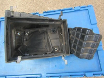 Infiniti Q45 1990-1996 OEM caja de aire carcasa/parte inferior con resonador Foto 1 de 4
