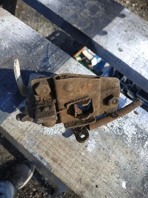 Morris Marina Bonnet Catch Lock - Image 1 of 2
