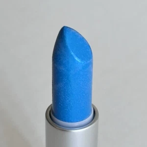 MAC LUSTRE LIPSTICK in BLAST O’ BLUE*** - Picture 1 of 15
