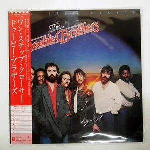 DOOBIE BROTHERS ONE STEP CLOSER WARNER BROS. P10850W Japan VINYL LP - Picture 1 of 2