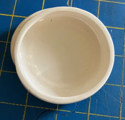 Caja de baratijas de porcelana Nancy Lopez Inc. White Cat de colección Japón SOLO PARTE INFERIOR Foto 1 de 4