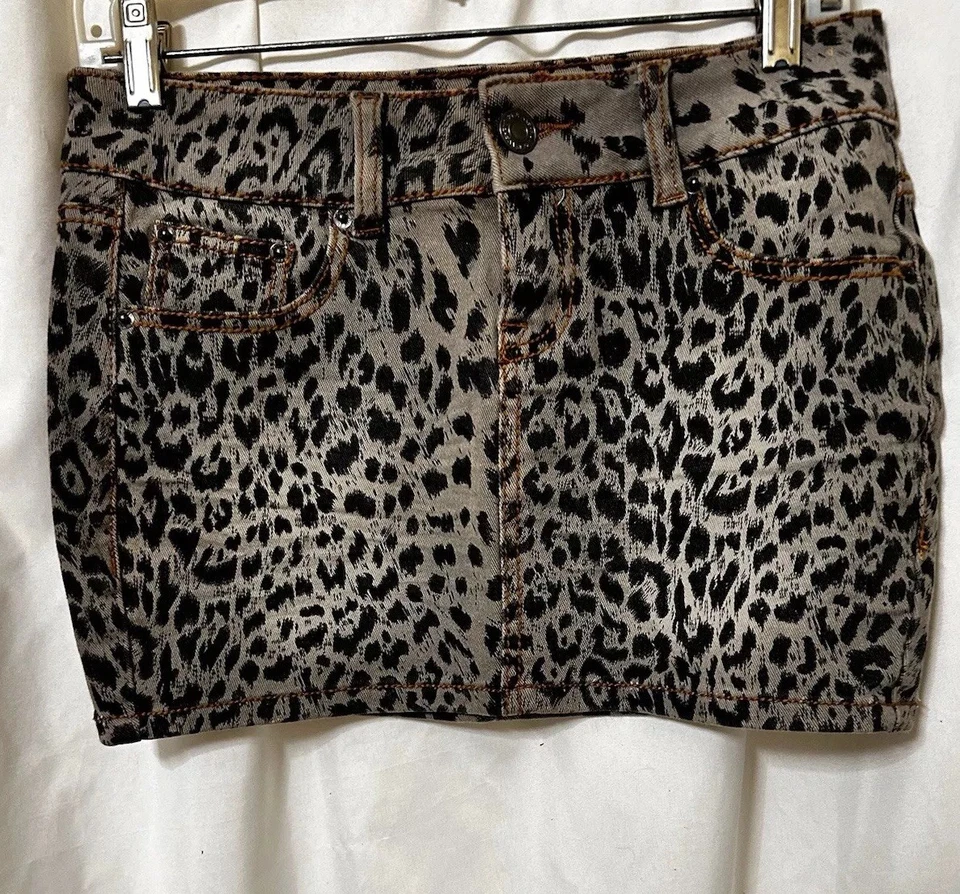 Vintage Rue 21 Denim Cheetah Leopard  Mini Skirt Retro Size 3 /4 90s y2k Denim - Image 1 of 4