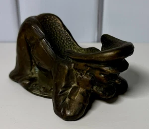 Reposapiés de tabaco de latón de colección. Fondo de fieltro capitán marinero del barco. Sin pulir - Imagen 1 de 8