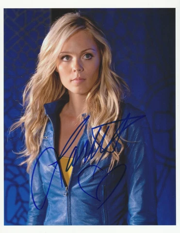 LAURA VANDERVOORT Signed/Autographed 8x10 Photo Smallville - Beckett BAS COA Cover