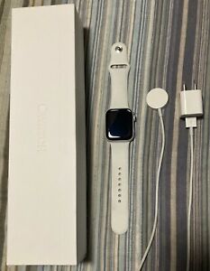 Apple Watch Series 4 44 mm Silver Aluminum White Sport Band GPS + Cellular