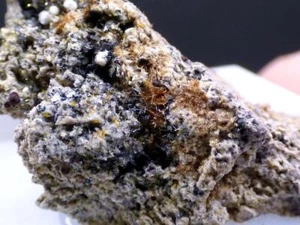 Mineralien: Yuanfulíte, Calcit, Hämatit und Diopsid - Spanien - er1101 - Bild 1 von 15