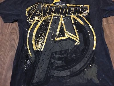 Marvel The Avengers Large Gold Logo XL T Shirt Super Hero Foto 1 de 4