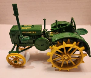 ERTL John Deere 1928-29 Model-D GP Tractor Scale 1:16 #5138 Die Cast - Picture 1 of 9