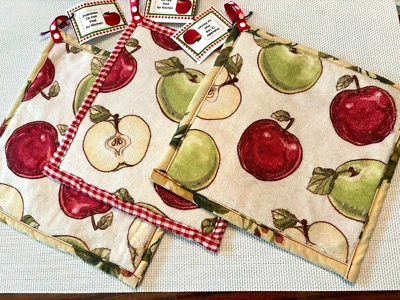 Abrazaderos, manzanas sobre fondo cremoso, suaves, ideales para platos calientes, aproximadamente 7 x 7 Foto 1 de 4