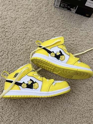 Taglia 10c Air Jordan 1 Mid SE PS 'Rose Patch Dynamic Yellow'