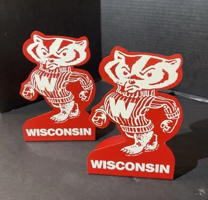 2-WISCONSIN ALUMNI USA FOOTBALL Pre-Motion W Bucky Badger Statue Bookends Steel - Picture 1 of 9