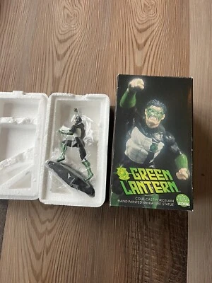 DC DIRECT Green Lantern Kyle Rayner  Mini-Statue Figure #895 - Image 1 of 4