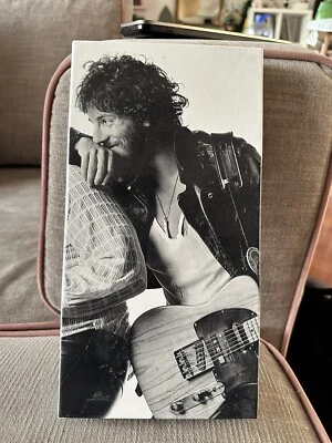 Bruce Springsteen - Cofanetto BORN TO RUN (30th Anniversary Edition) 2 DVD + CD - Immagine 1 di 4