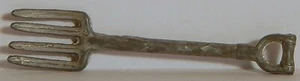 VTG 1920 CRACKER JACK PITCHFORK TOOL METAL SILVERED - Picture 1 of 2