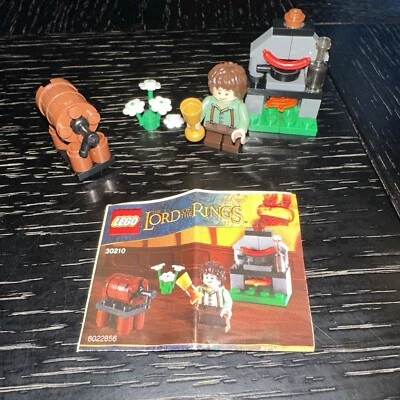 LEGO 30210 Frodo with Cooking Corner polybag the Lord of the Rings exclusive - Image 1 of 4