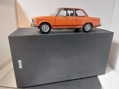 Kyosho BMW 2002 tii Orange 1:18 In Dealer Box - Photo 1/4