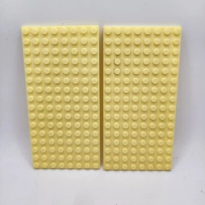 Lote de 2 LEGO Amarillo Claro 8x16 Placa Base Placa Buttercup Foto 1 de 4