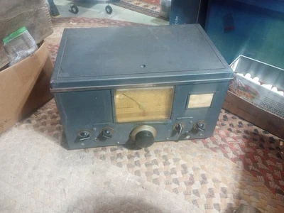 Antiguo receptor de radioaficionado nacional Foto 1 de 4