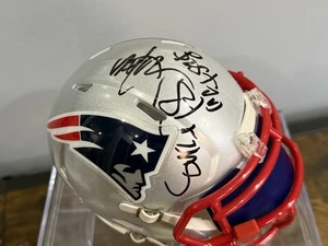 Mark Wahlberg Signed Boston Strong New England Patriots Mini Helmet Beckett - Picture 1 of 7